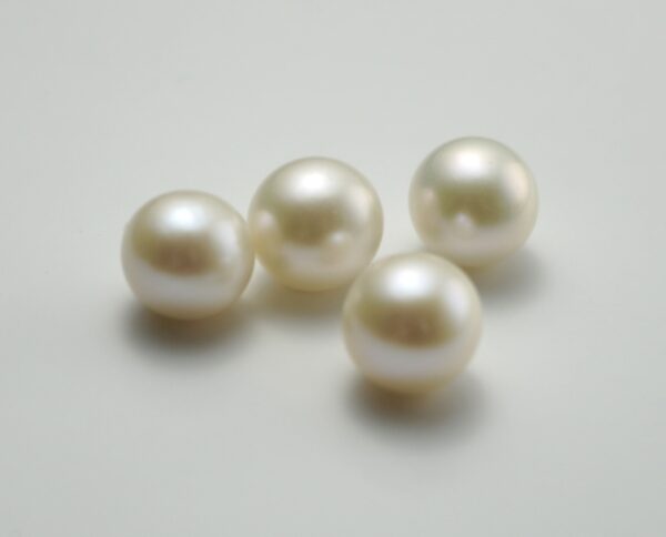 9.5-10 mm White Loose Freshwater Pearls