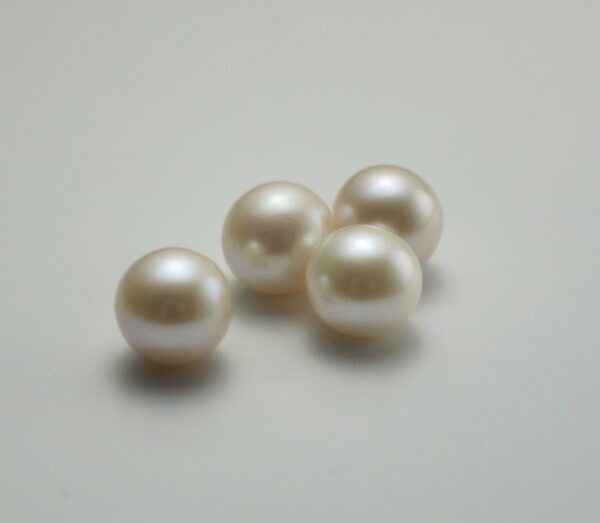 10-10.5 mm White Loose Freshwater Pearls