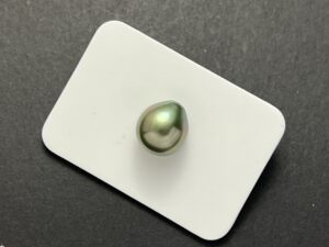 11-12 mm Tahitian Baroque Pearl (pistachio)