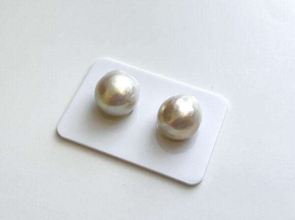 Freshwater Pearls White Baroque 14-15 mm