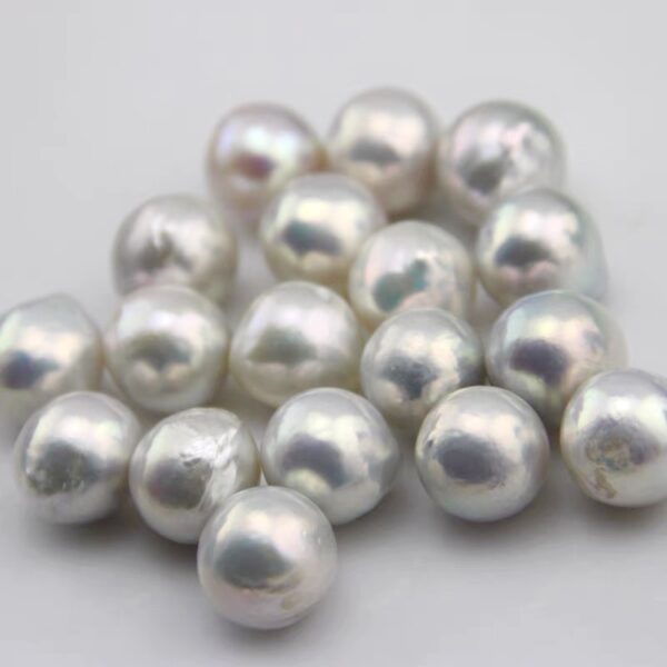 13-17 mm round white baroque